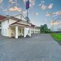 Exterior of Motel 6 Livingston, TX
