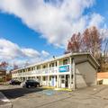 Exterior of Motel 6 New Brunswick Nj