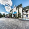 Exterior of Motel 6 Niantic, CT - New London