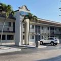 Exterior of Motel 6 Riviera Beach, FL
