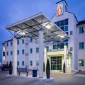Exterior of Motel 6 Saskatoon, SK