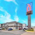 Exterior of Motel 6 Villa Park, IL - Chicago West