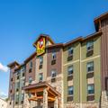 Exterior of My Place Hotel Wenatchee