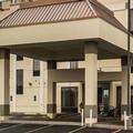 Exterior of Quality Inn Akron South