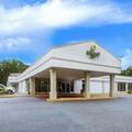 Exterior of Quality Inn Americus