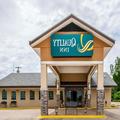 Exterior of Quality Inn Cairo I-57