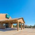 Exterior of Quality Inn Corsicana