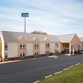 Exterior of Quality Inn Fairmont