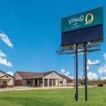 Exterior of Quality Inn Grayville