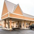 Exterior of Quality Inn Morris I-80