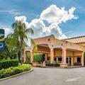 Exterior of Quality Inn Sarasota North Near Lido Key Beach
