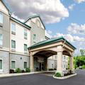 Exterior of Quality Inn & Suites Fishkill South near I-84