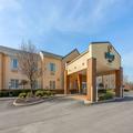 Exterior of Quality Inn & Suites Sandusky