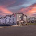 Image of Red Roof Inn Suffolk