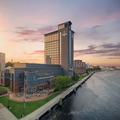 Exterior of Renaissance Portsmouth-Norfolk Waterfront Hotel