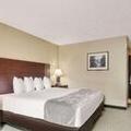 Image of Rodeway Inn & Suites Portland - Jantzen Beach