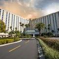 Exterior of Rosen Plaza on International Drive