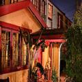 Exterior of Santa Cruz Inn Riverside