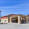 Exterior of Scottish Inns & Suites