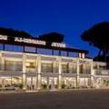 Photo of Shangri La Corsetti Hotel