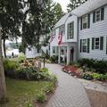 Exterior of Sherwood Inn
