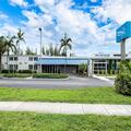 Exterior of Signature Inn Miami