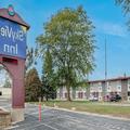 Exterior of Skyview Inn