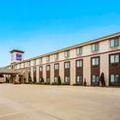Exterior of Sleep Inn & Suites Hannibal West