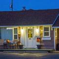 Exterior of Sunset Lodge Escanaba