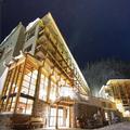 Exterior of Sunshine Mountain Lodge