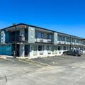 Exterior of Super 7 Motel