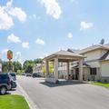 Exterior of Super 8 by Wyndham Brookings