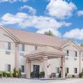 Exterior of Super 8 by Wyndham Central City