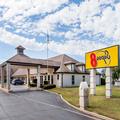 Exterior of Super 8 by Wyndham Cleburne