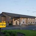 Exterior of Super 8 by Wyndham Dwight