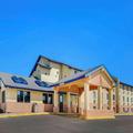 Exterior of Super 8 by Wyndham Hutchinson