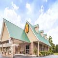 Exterior of Super 8 by Wyndham Kingston