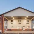 Image of Super 8 by Wyndham Monmouth IL