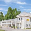 Exterior of Super 8 by Wyndham Monticello