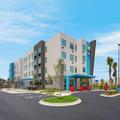 Exterior of TRU by Hilton Destin