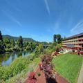 Exterior of The Lodge at Roseburg