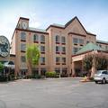 Exterior of The Plaza Hotel & Suites