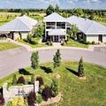 Exterior of Woodspring Suites Chicago Darien