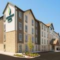 Exterior of Woodspring Suites South Plainfield