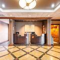 Exterior of Wyndham Omaha / West Dodge