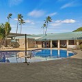 Swimming pool at Airport Honolulu Hotel
