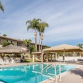 Swimming pool at Econo Lodge Lake Elsinore Casino