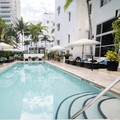 Pool image of Hotel Croydon