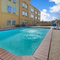 Swimming pool at La Quinta Inn & Suites by Wyndham Pearland - Houston South