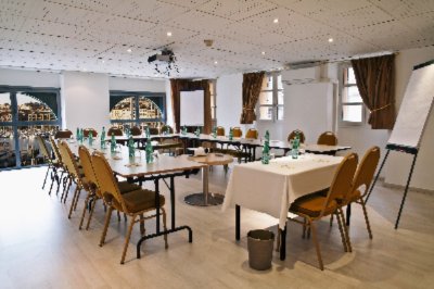 Photo of SALLE JAUNE